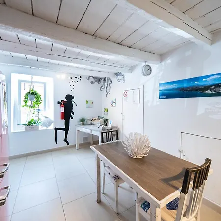 A Portata Di Mare Bed and Breakfast 3*