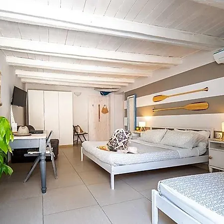 A Portata Di Mare B&B 로레토